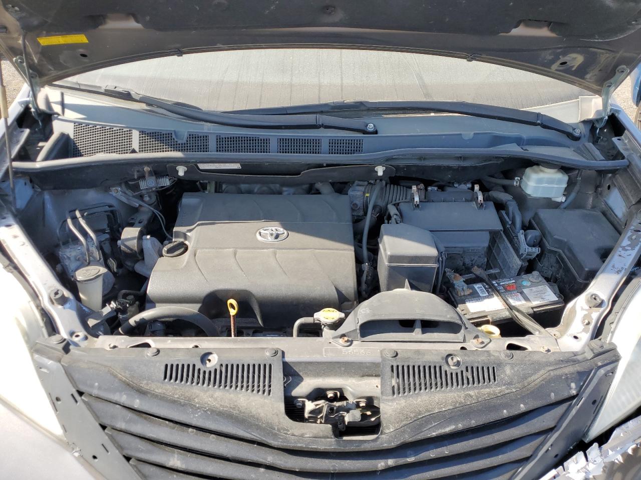 2011 Toyota Sienna VIN: 5TDZK3DC4BS024762 Lot: 80646665