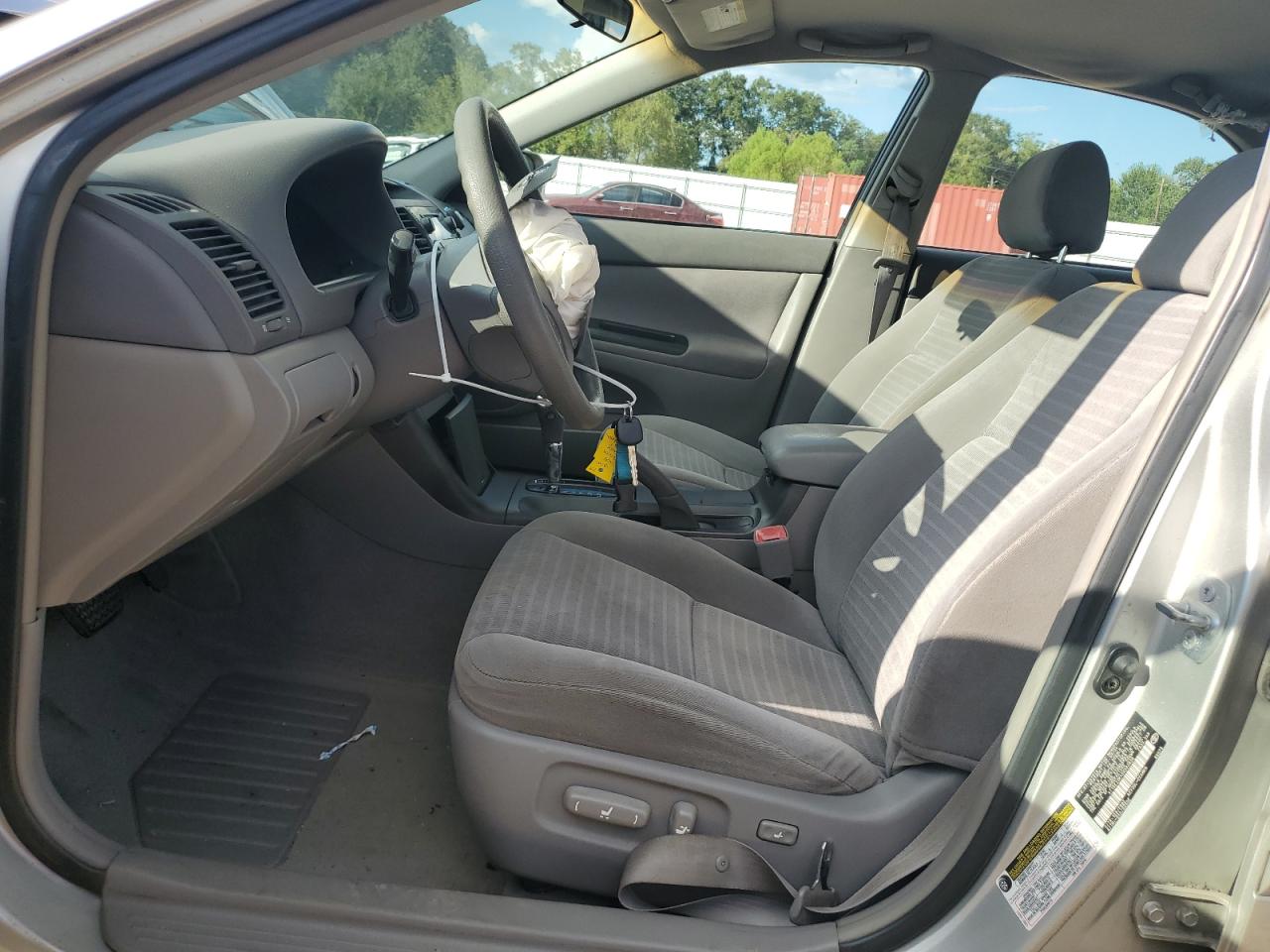 2005 Toyota Camry Le VIN: 4T1BE32K45U983836 Lot: 84628205