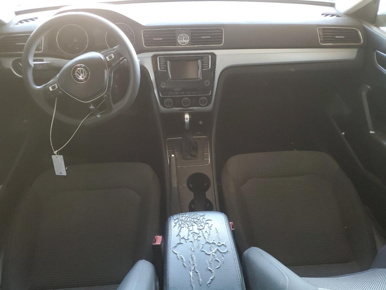 2017 Volkswagen Passat S VIN: 1VWAT7A36HC033198 Lot: 81960225