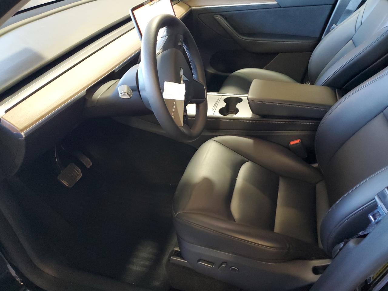 2025 Tesla Model Y VIN: 7SAYGAEE1SF284867 Lot: 85909375