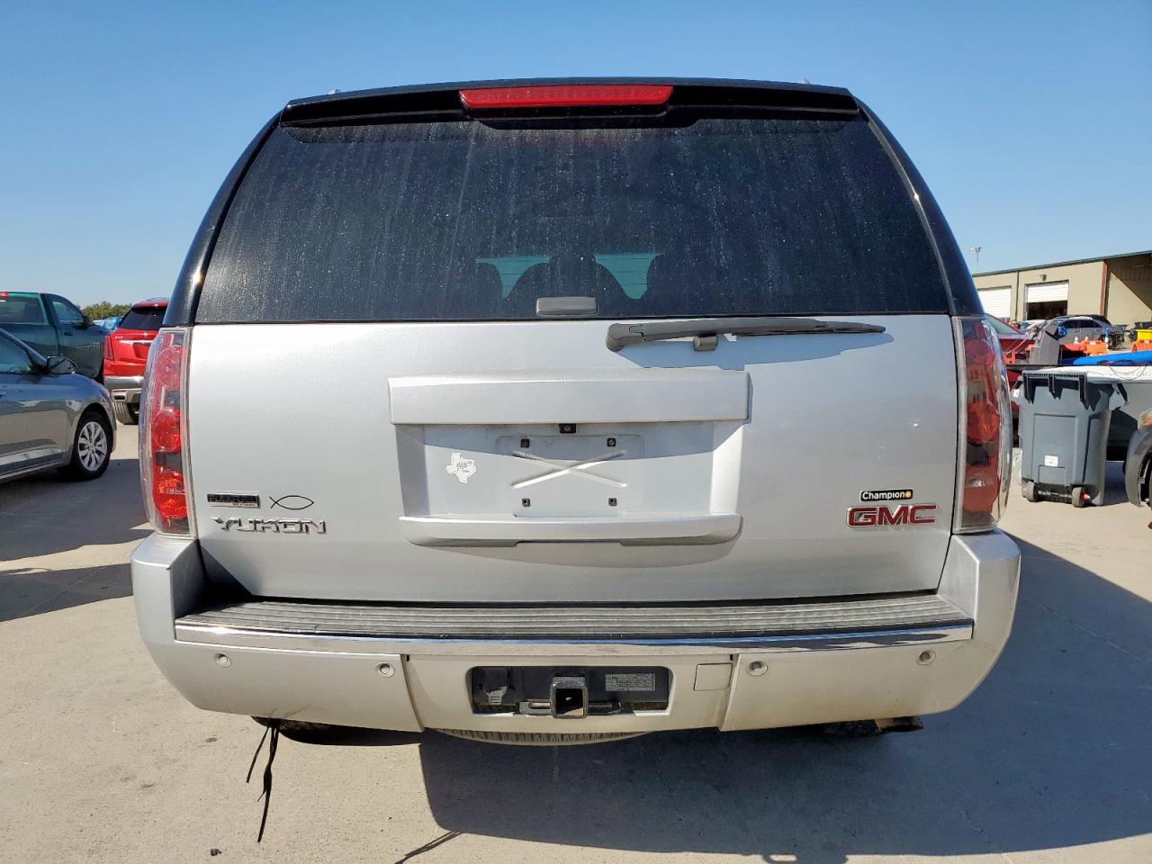 2012 GMC Yukon Denali VIN: 1GKS1EEFXCR198705 Lot: 90102565