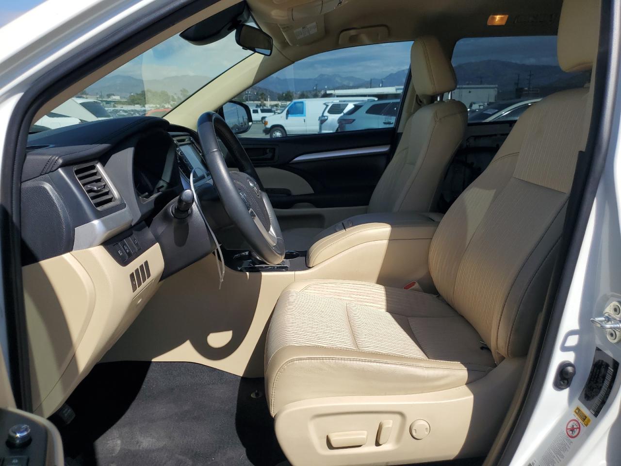 2019 Toyota Highlander Le VIN: 5TDZZRFH9KS353271 Lot: 86115325