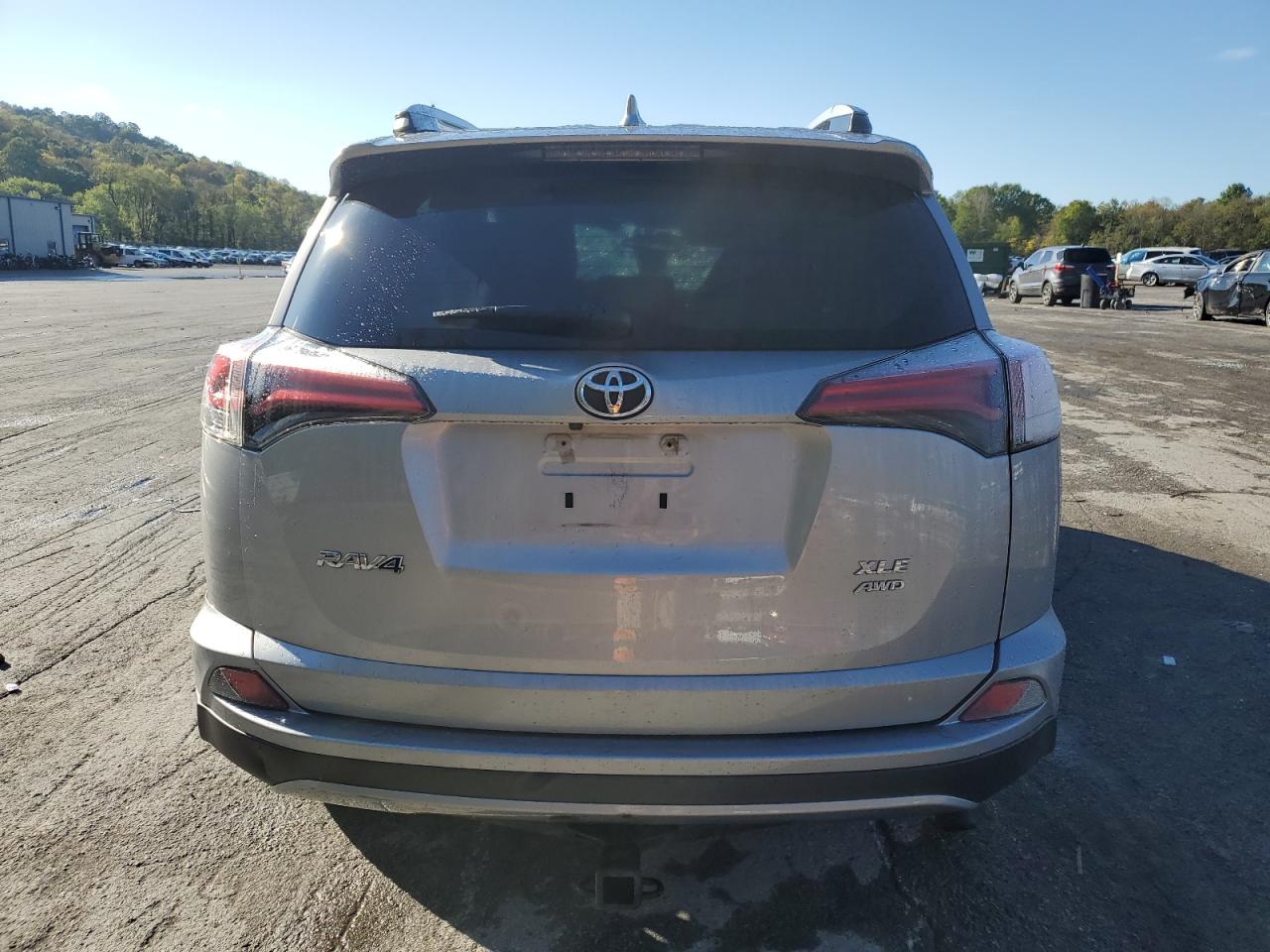 2017 Toyota Rav4 Xle VIN: 2T3RFREV9HW667879 Lot: 82256075