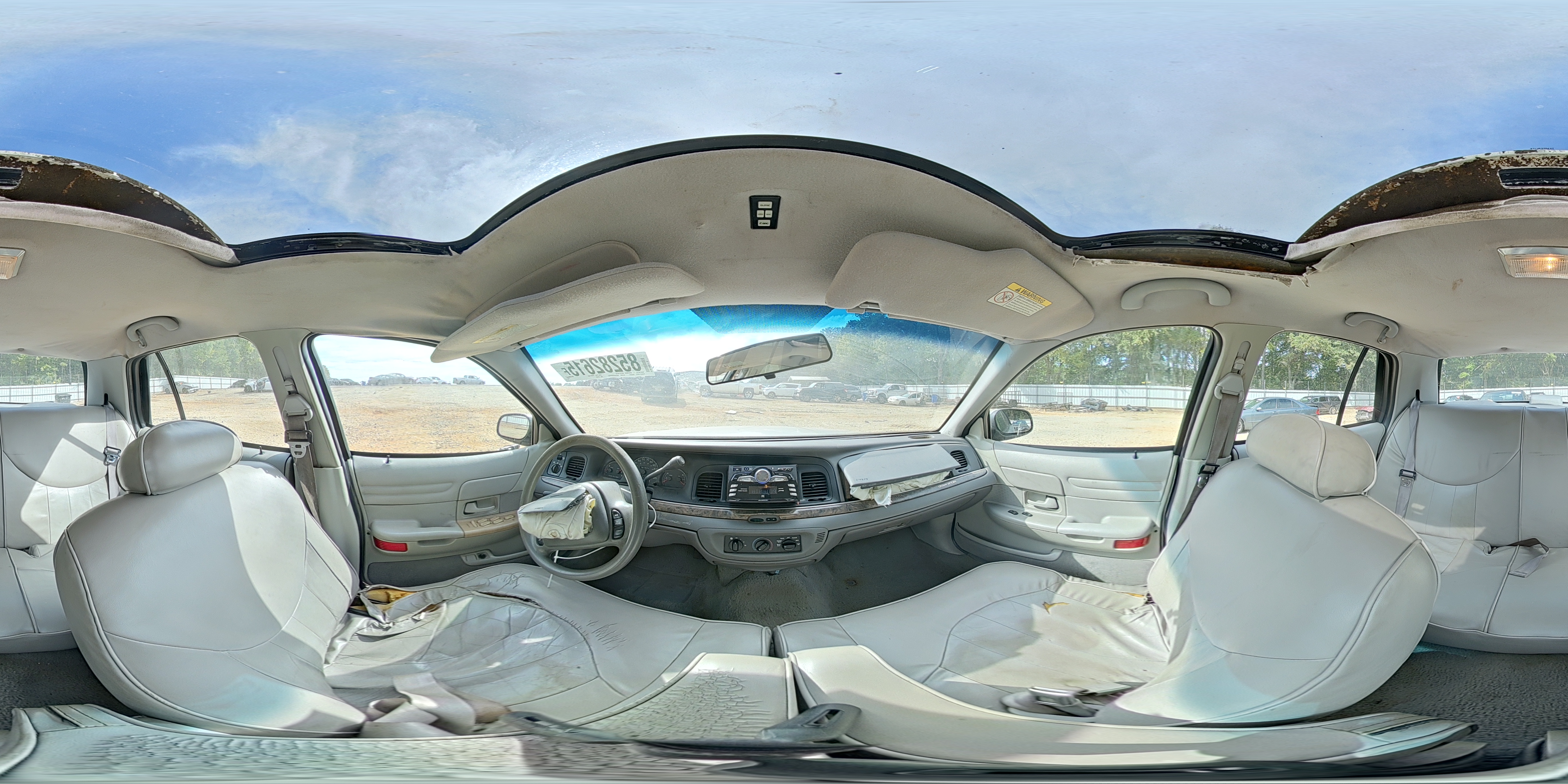 2000 Ford Crown Victoria VIN: 2FAFP73W2YX151021 Lot: 85282615