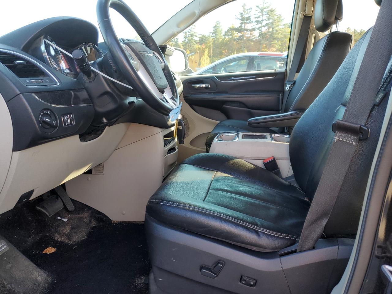 2016 Chrysler Town & Country Touring VIN: 2C4RC1BG0GR133744 Lot: 82578675
