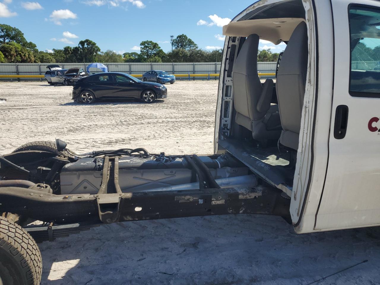 2018 Chevrolet Express G3500 VIN: 1GB0GRFG6J1289860 Lot: 86295995