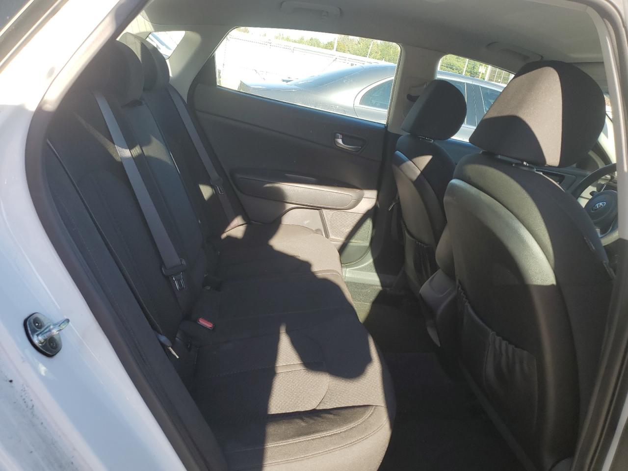 2016 Kia Optima Lx VIN: KNAGT4L32G5077384 Lot: 85715425