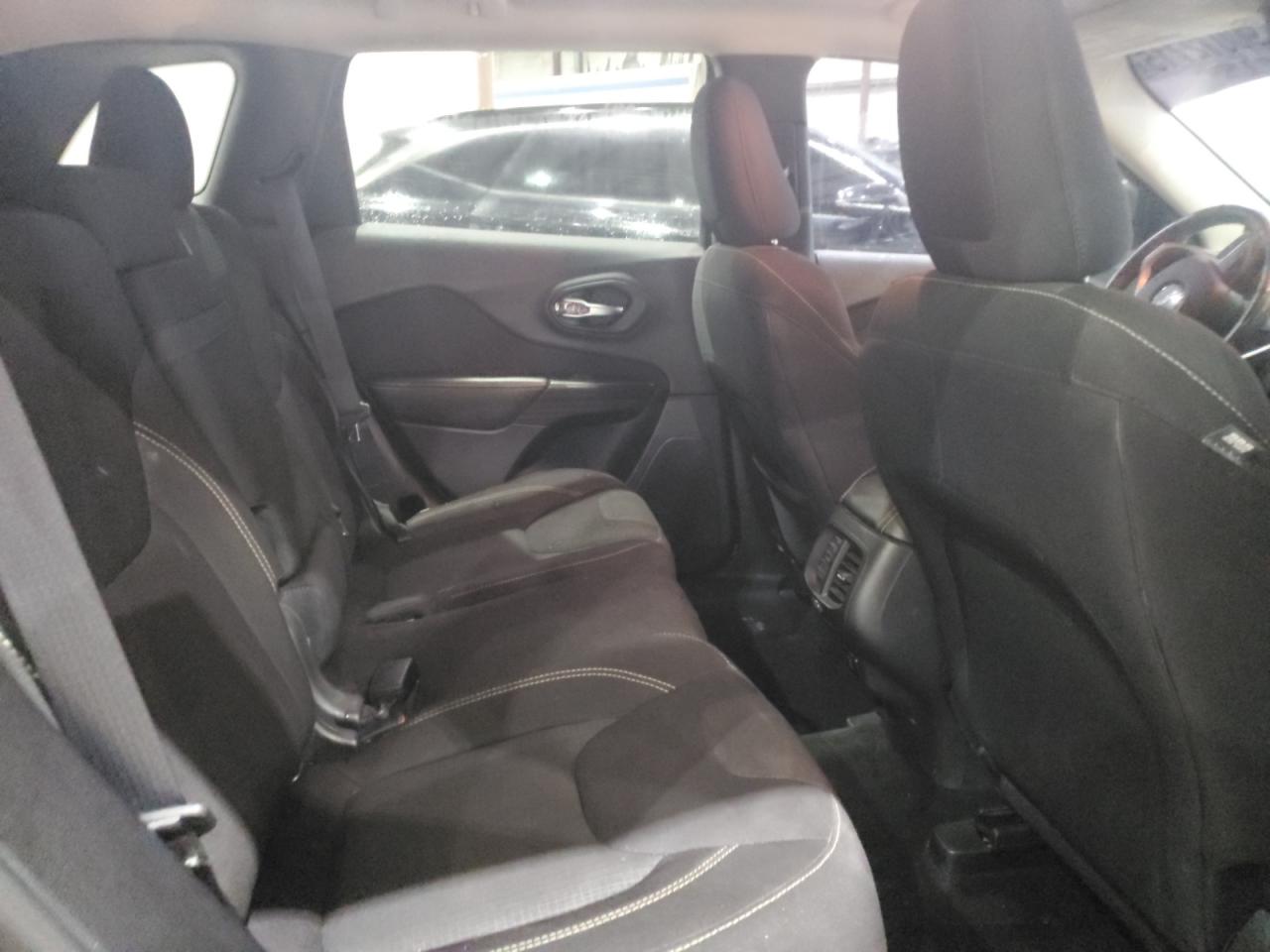 2016 Jeep Cherokee Latitude VIN: 1C4PJMCS2GW106179 Lot: 90072715