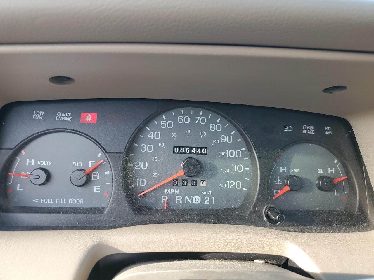 2005 Mercury Grand Marquis Gs VIN: 2MEFM74W95X667291 Lot: 84888765