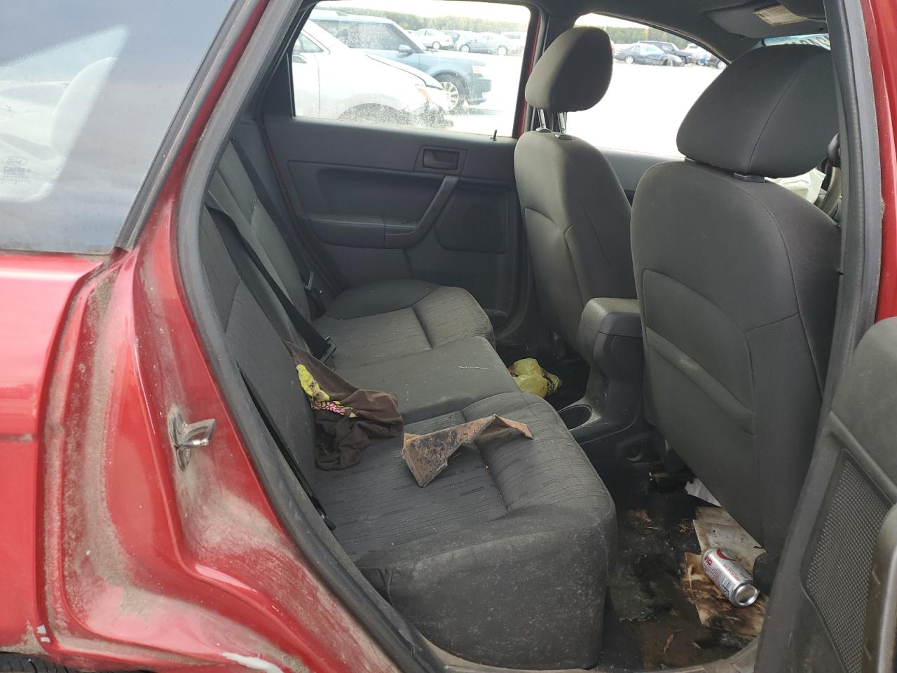 2010 Ford Focus Se VIN: 1FAHP3FNXAW263989 Lot: 84246405