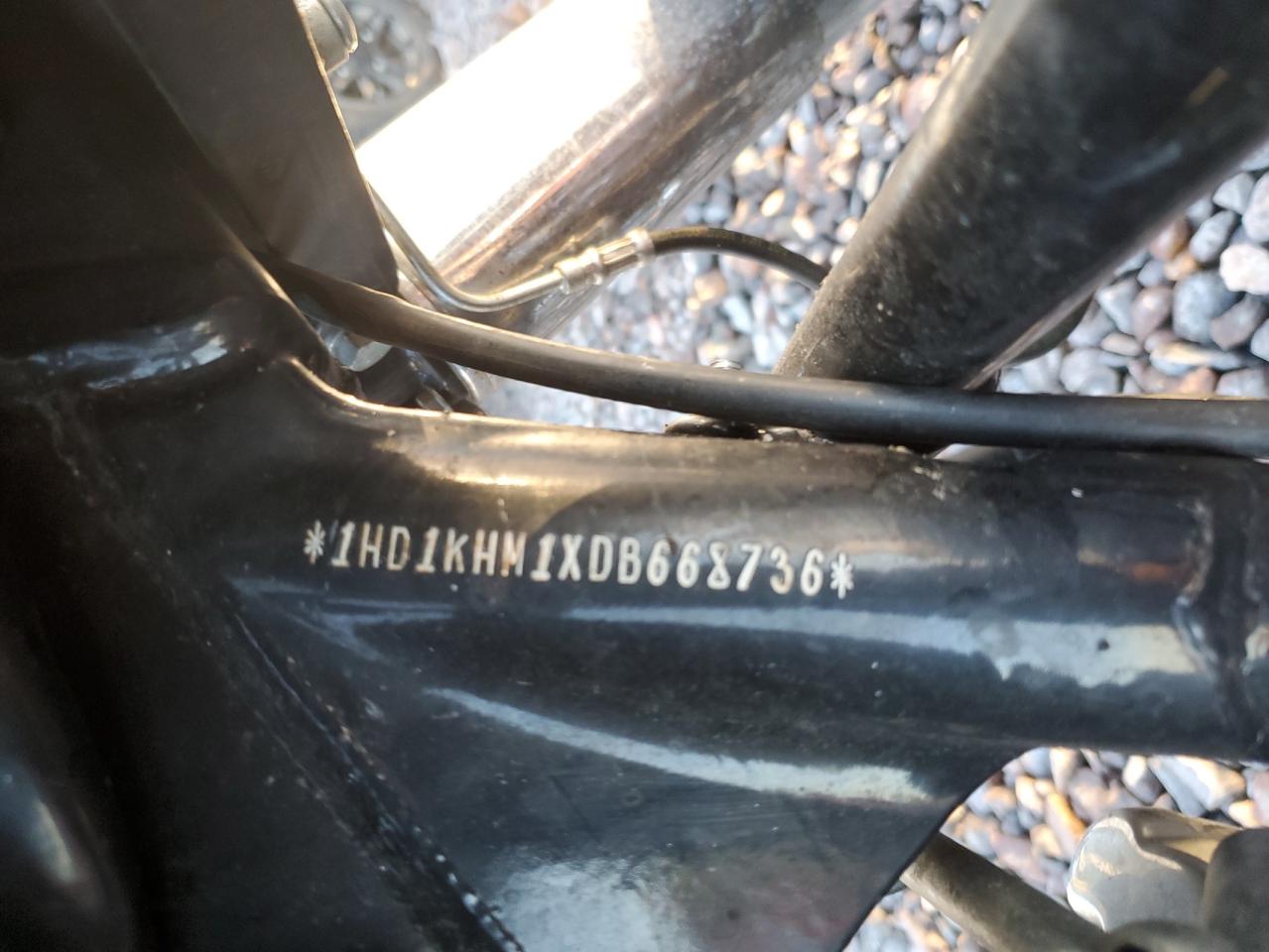 2013 Harley-Davidson Fltrx Road Glide Custom VIN: 1HD1KHM1XDB668736 Lot: 82342235