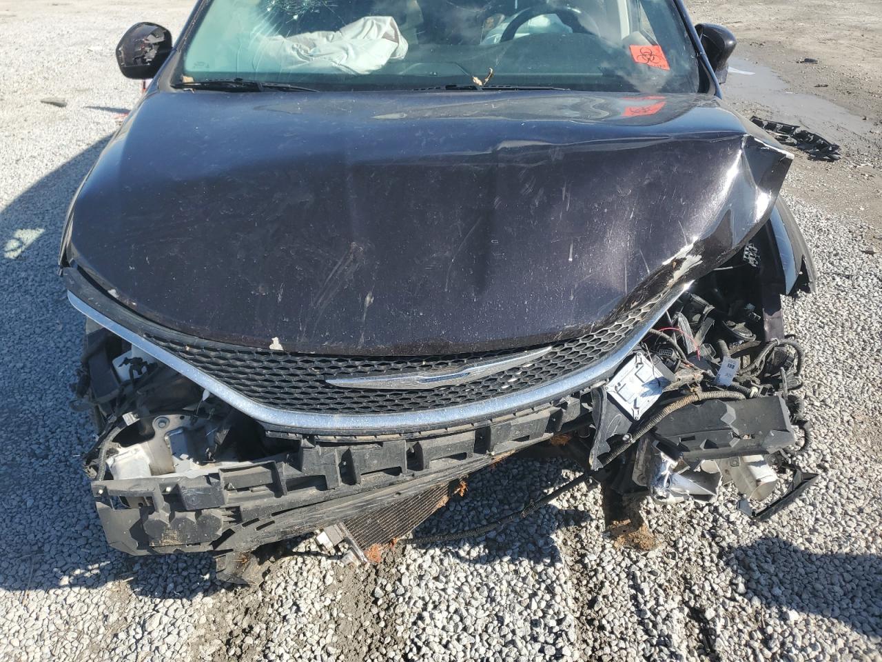 2017 Chrysler Pacifica Touring L VIN: 2C4RC1BG5HR591085 Lot: 90602835