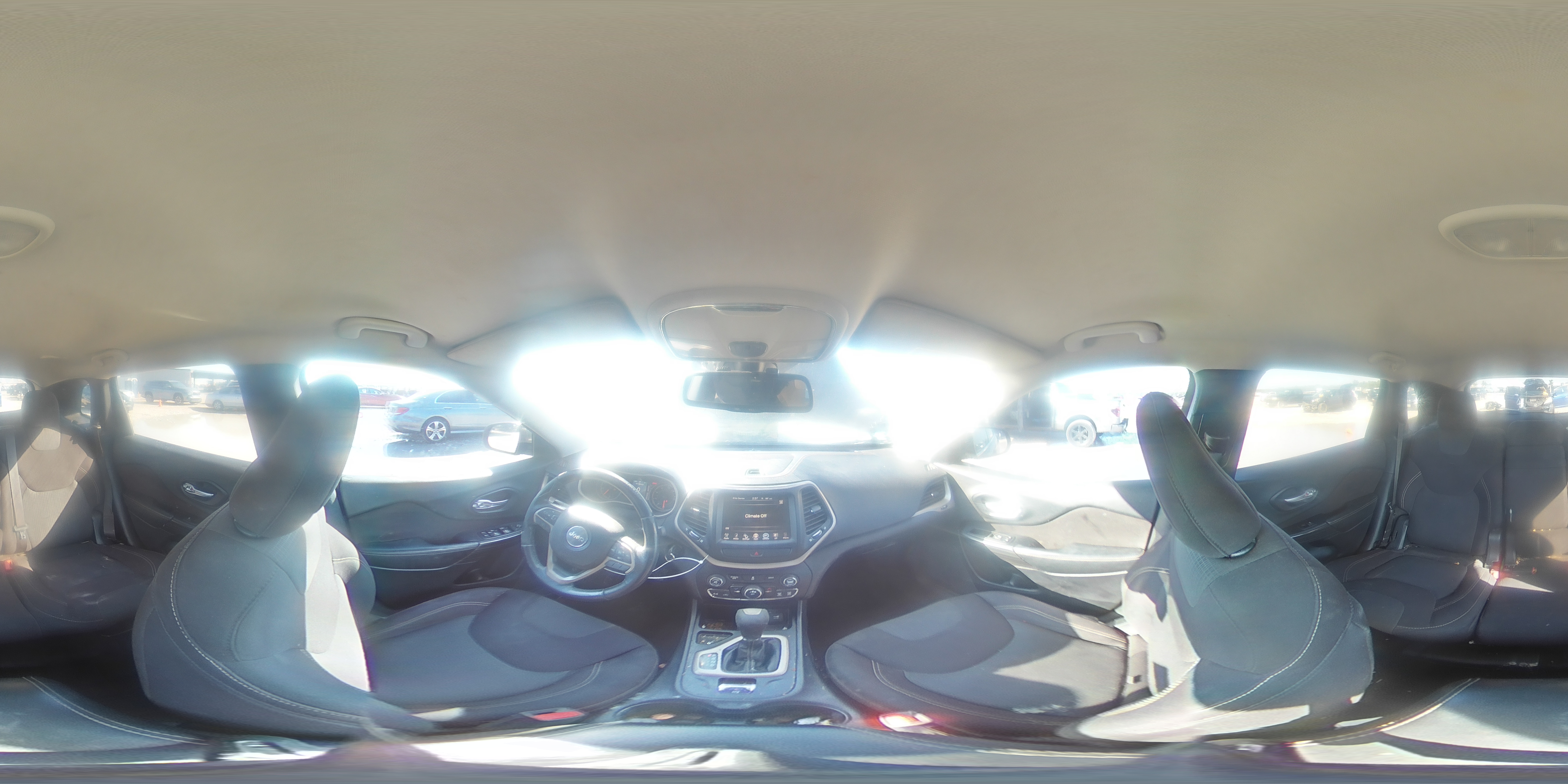 2016 Jeep Cherokee Latitude VIN: 1C4PJLCB5GW371057 Lot: 82666505