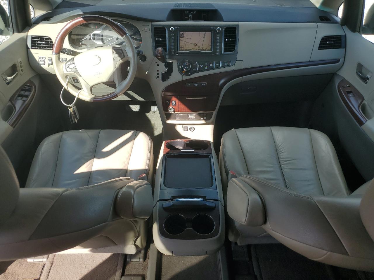 2011 Toyota Sienna Xle VIN: 5TDYK3DC0BS092391 Lot: 85557835