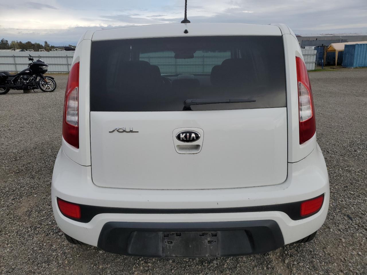 2013 Kia Soul + VIN: KNDJT2A66D7523045 Lot: 82407275