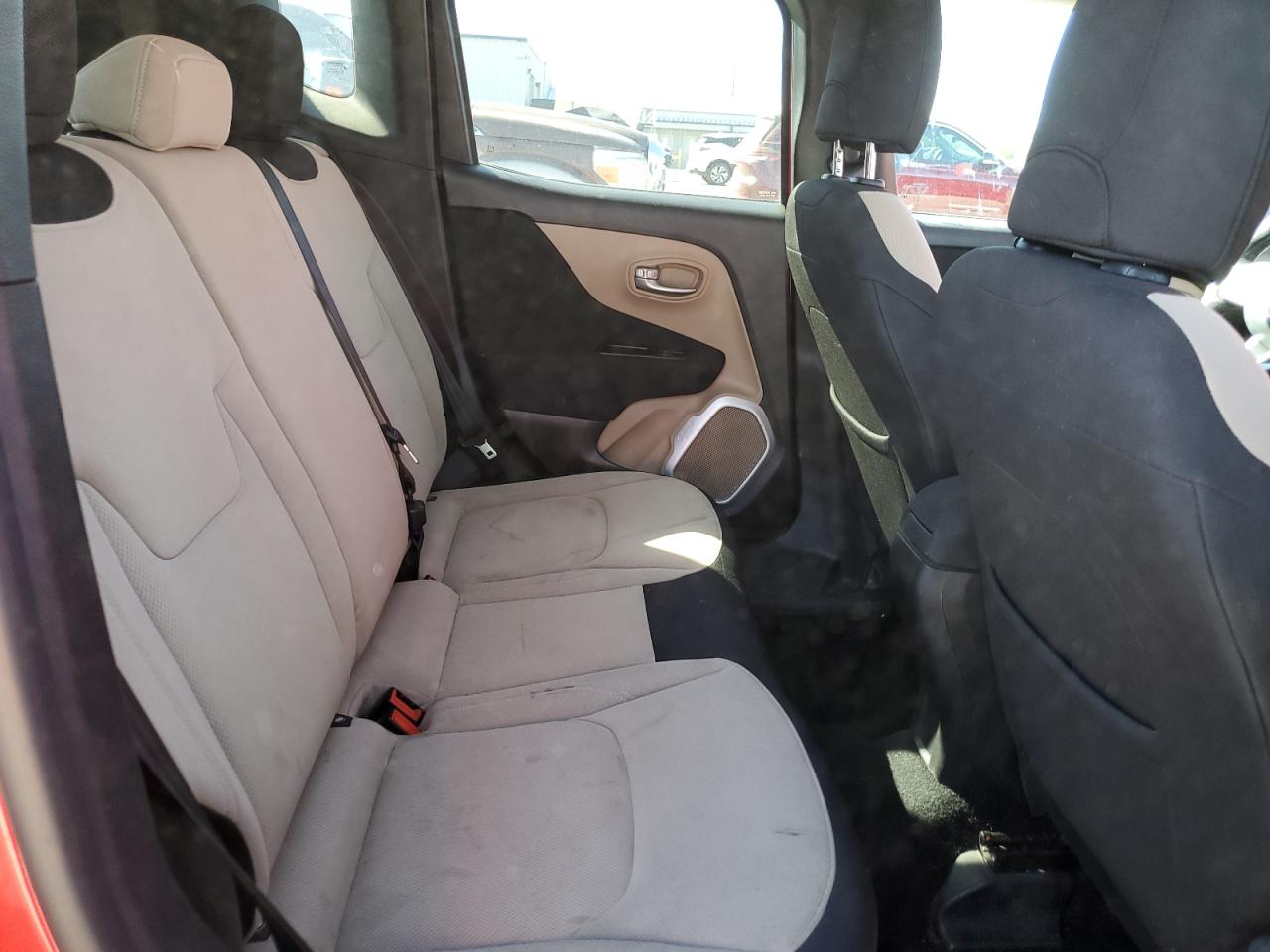 2015 Jeep Renegade Latitude VIN: ZACCJBBT0FPB64418 Lot: 84943825