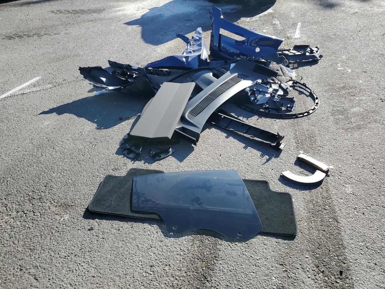 2026 Tesla Model Y VIN: 7SAYGDED5TF424140 Lot: 84655355