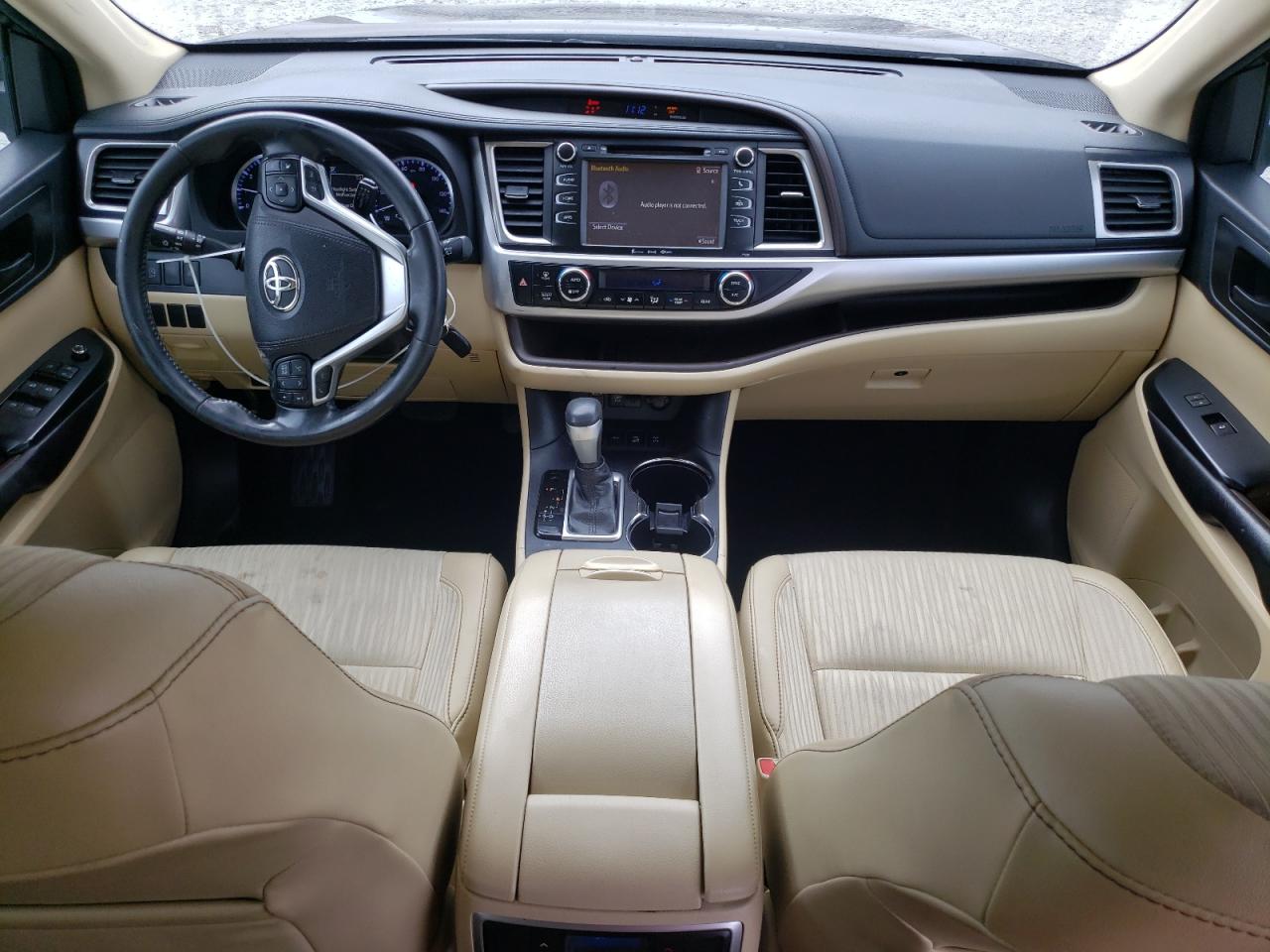 2017 Toyota Highlander Le VIN: 5TDBZRFH0HS446948 Lot: 82451485