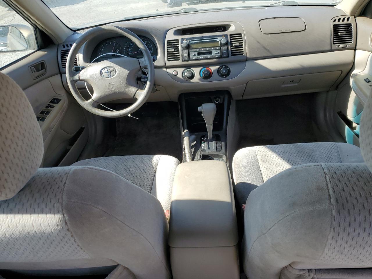 2004 Toyota Camry Le VIN: 4T1BE32K04U290096 Lot: 82288265