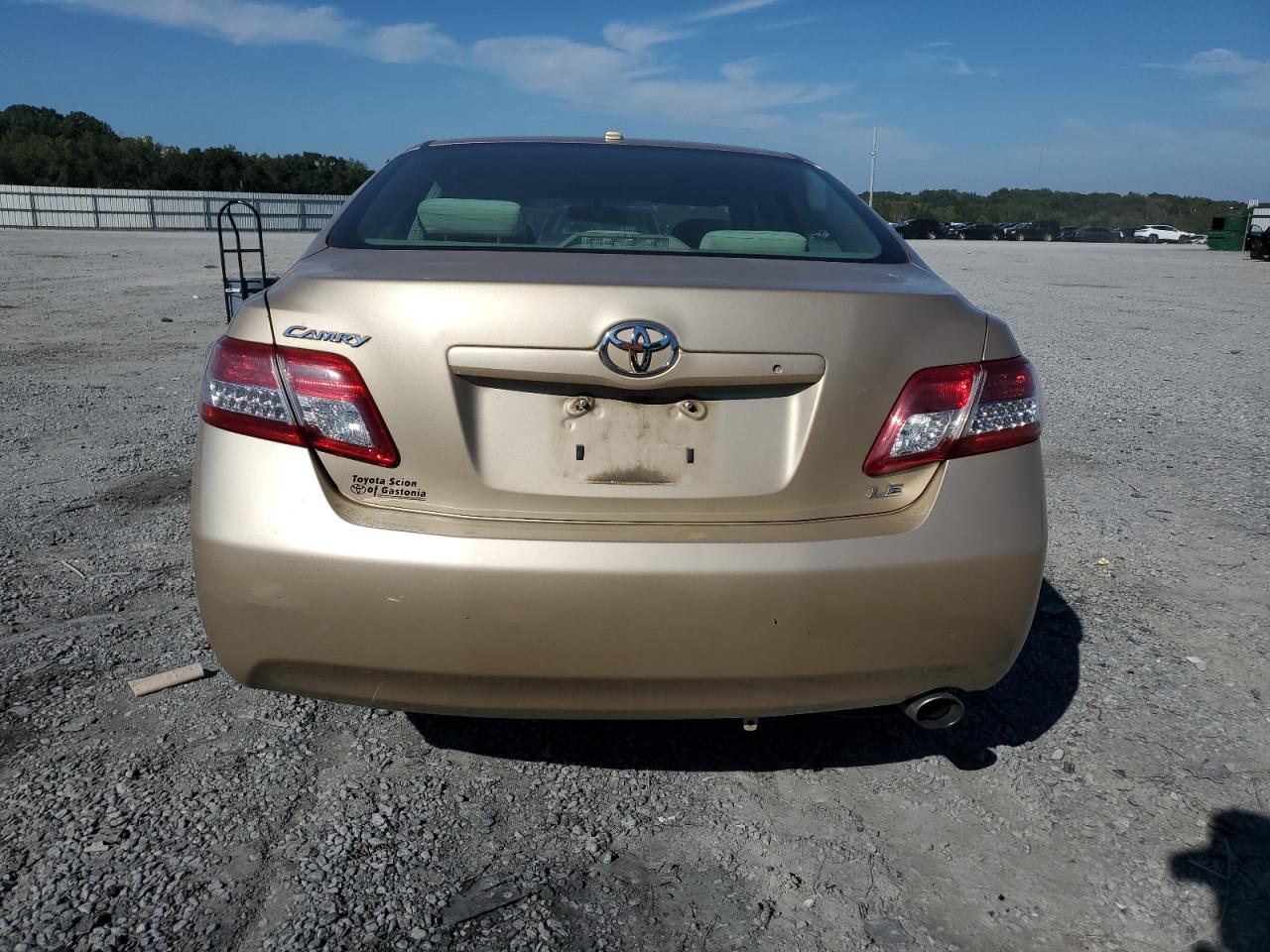 2011 Toyota Camry Base VIN: 4T1BF3EK8BU165806 Lot: 81987355