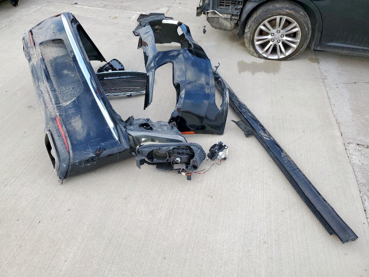 2015 Chrysler 300C VIN: 2C3CCAEG5FH810409 Lot: 90280185