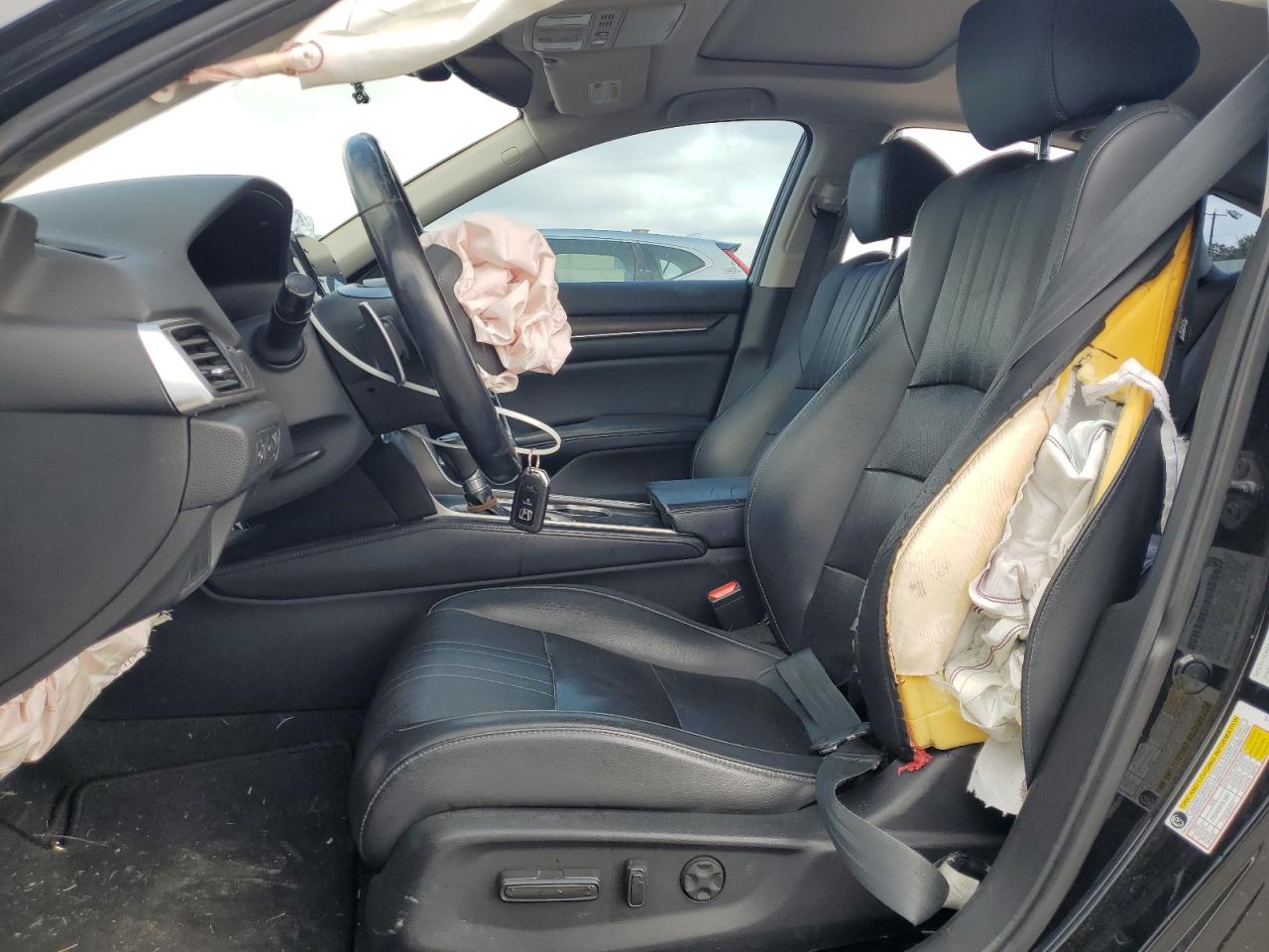 2018 Honda Accord Touring VIN: 1HGCV1F97JA043242 Lot: 90274125