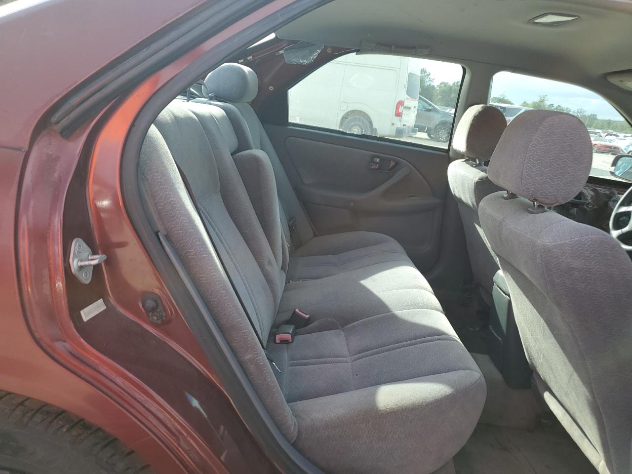 1999 Toyota Camry Ce VIN: 4T1BG22K8XU580000 Lot: 84918425