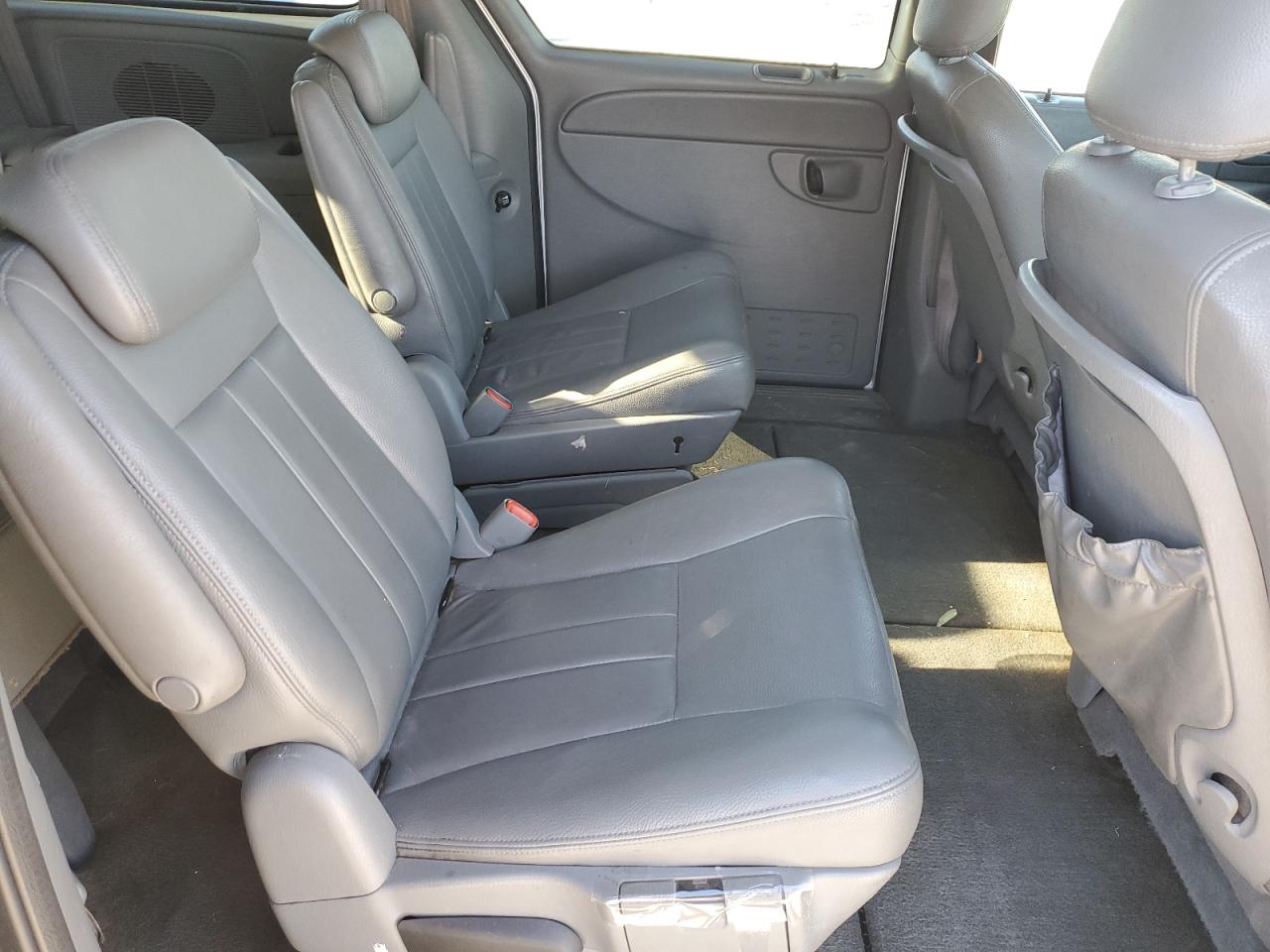 2005 Chrysler Town & Country Touring VIN: 2C4GP54L45R145325 Lot: 86888165