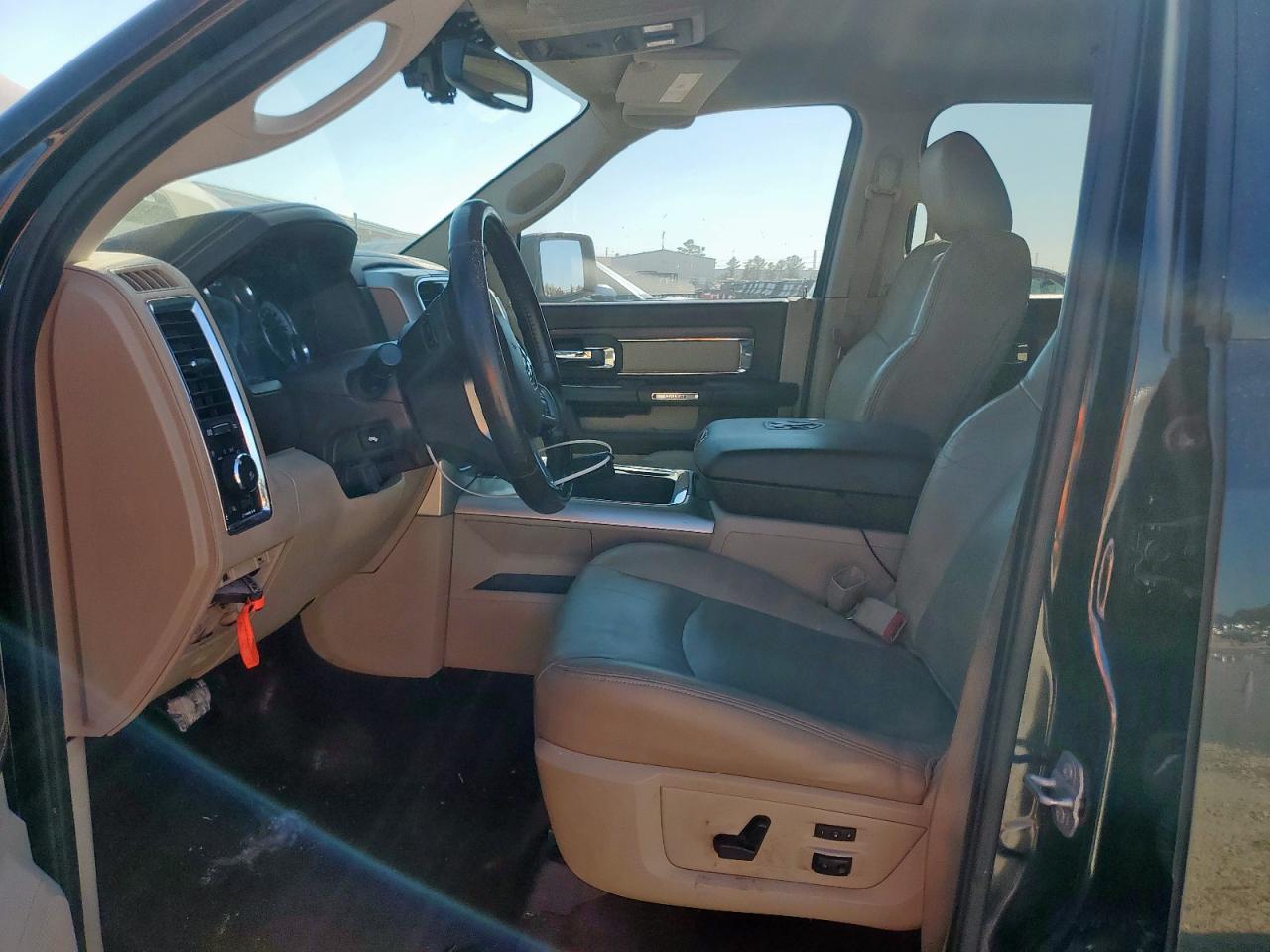 2016 Ram 1500 Laramie VIN: 1C6RR6NT5GS164563 Lot: 90916495