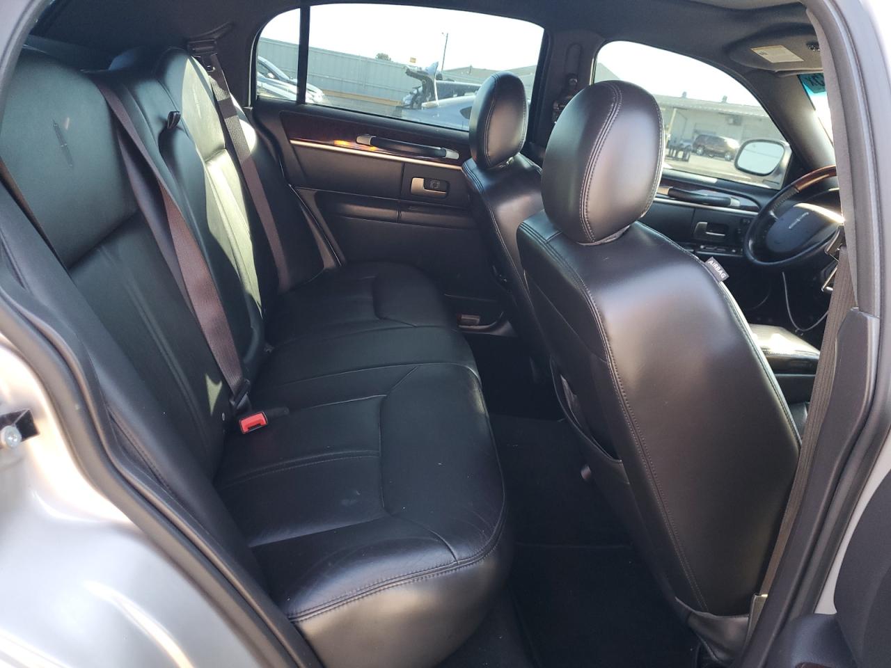 2008 Lincoln Town Car Signature Limited VIN: 2LNHM82VX8X646878 Lot: 85833675