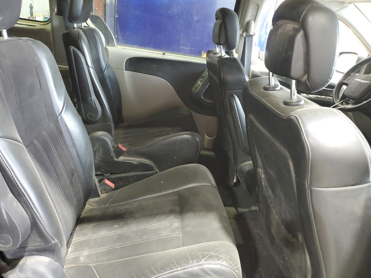 2014 Chrysler Town & Country Touring L VIN: 2C4RC1CG7ER412605 Lot: 84068375