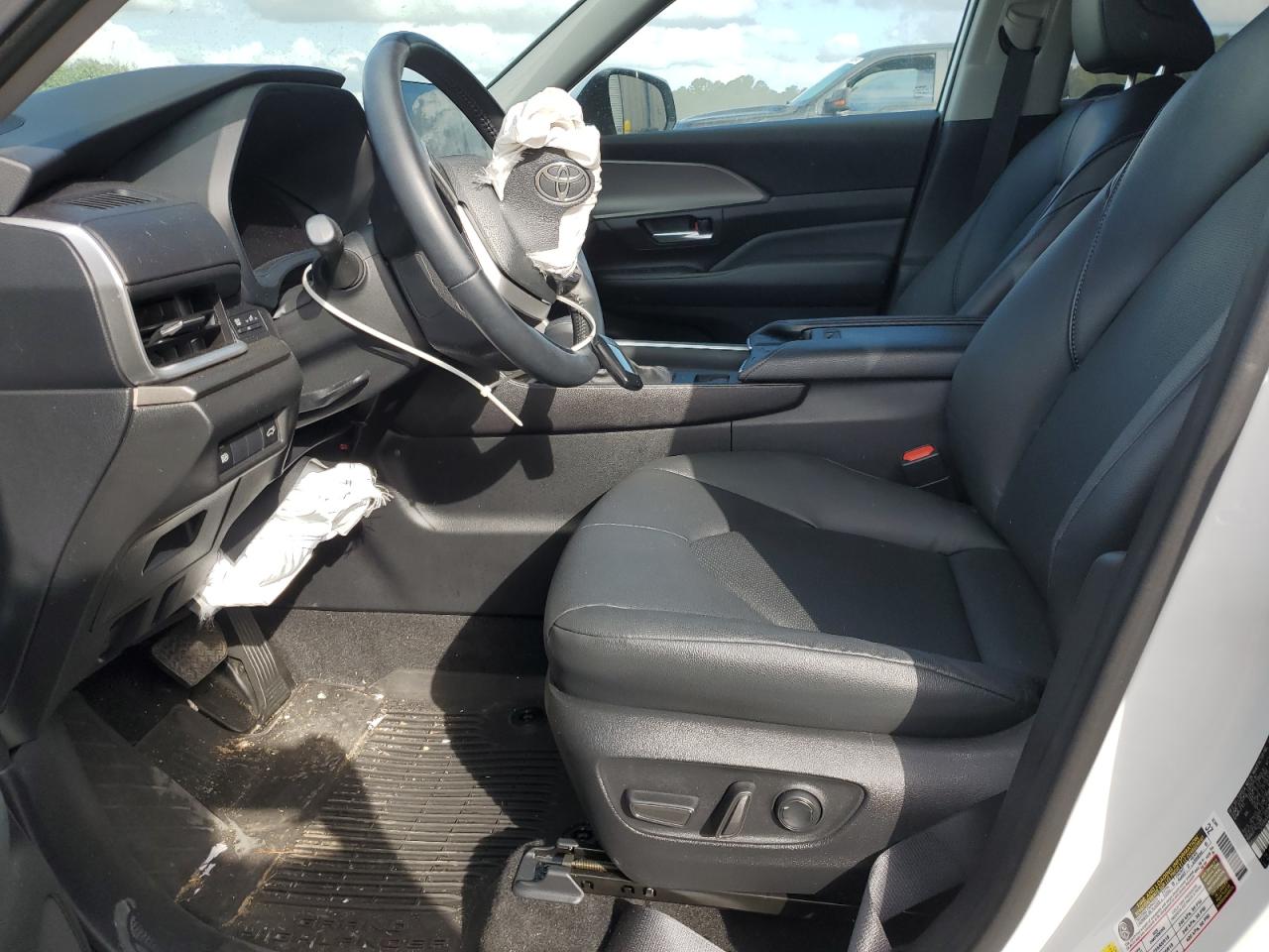 2024 Toyota Grand Highlander Xle VIN: 5TDAAAA59RS000882 Lot: 85260925