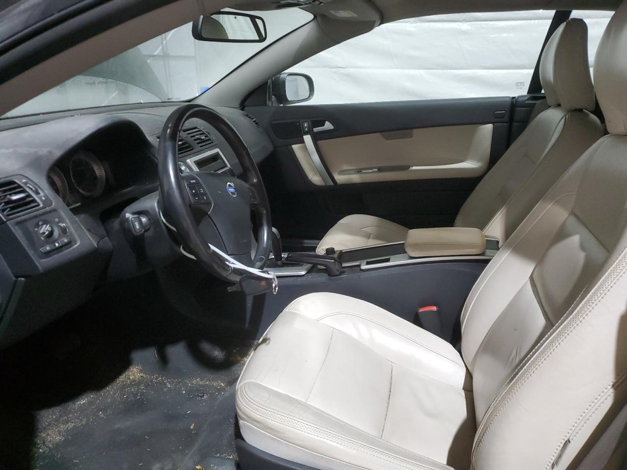2012 Volvo C70 T5 VIN: YV1672MC6CJ128645 Lot: 84834175