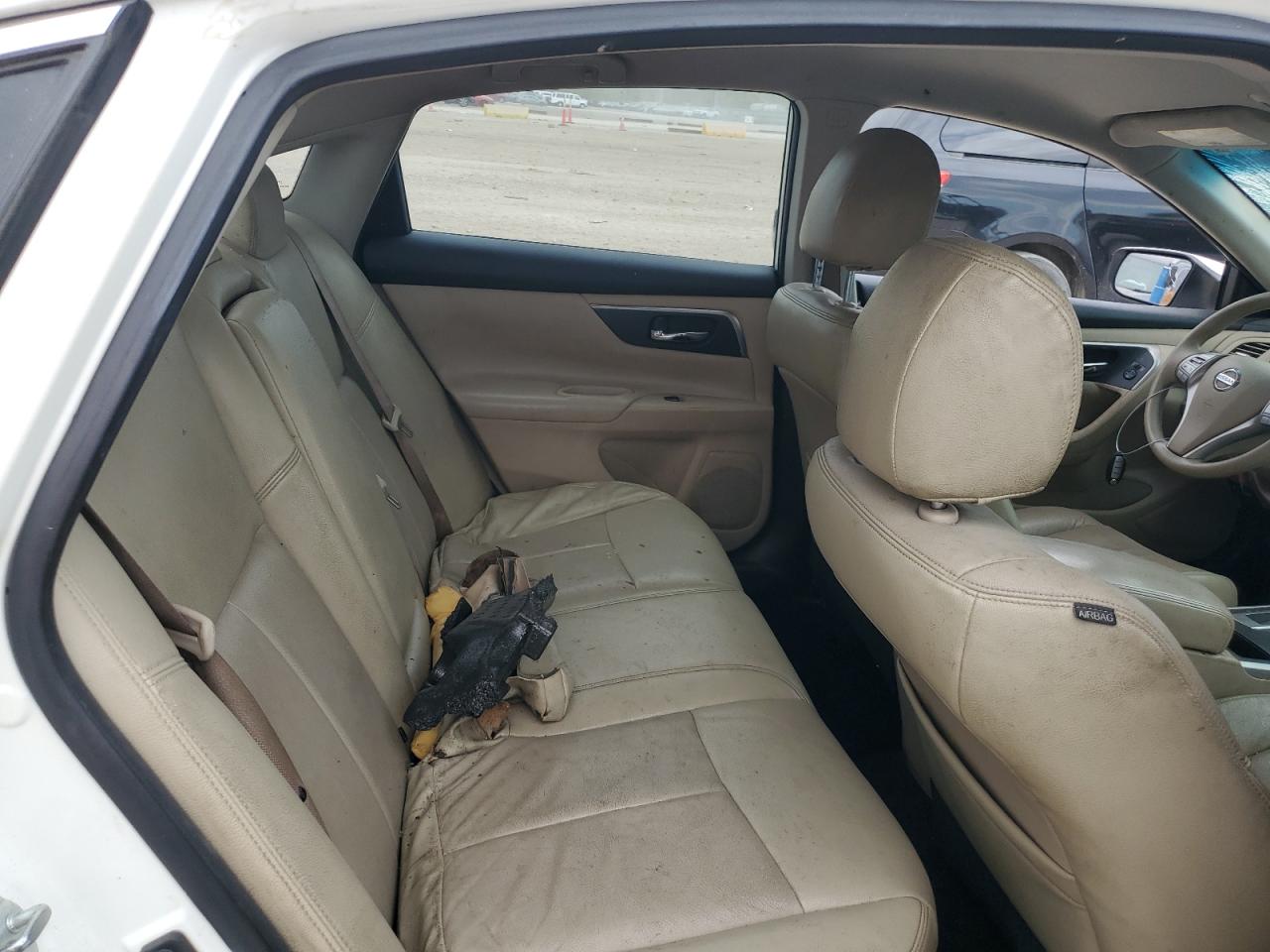 2015 Nissan Altima 2.5 VIN: 1N4AL3AP2FN390237 Lot: 85779535