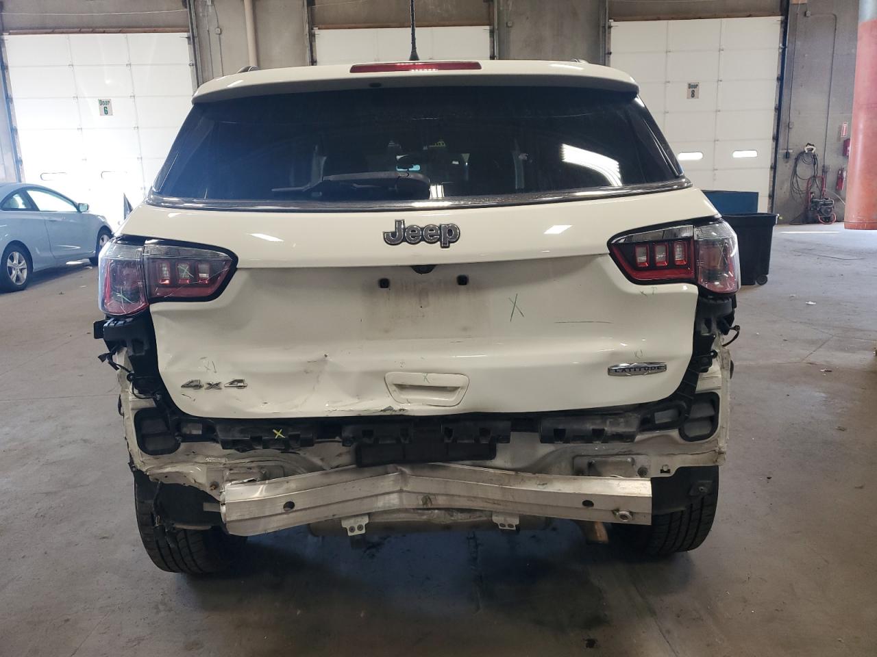 2018 Jeep Compass Latitude VIN: 3C4NJDBB1JT393357 Lot: 82258645