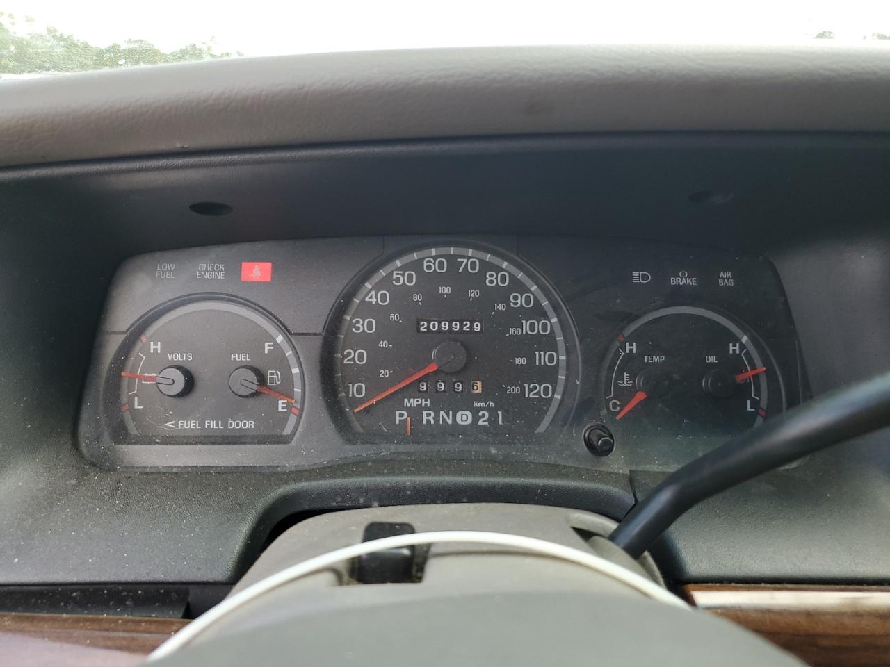 2002 Ford Crown Victoria VIN: 2FAFP73W92X106441 Lot: 85307875