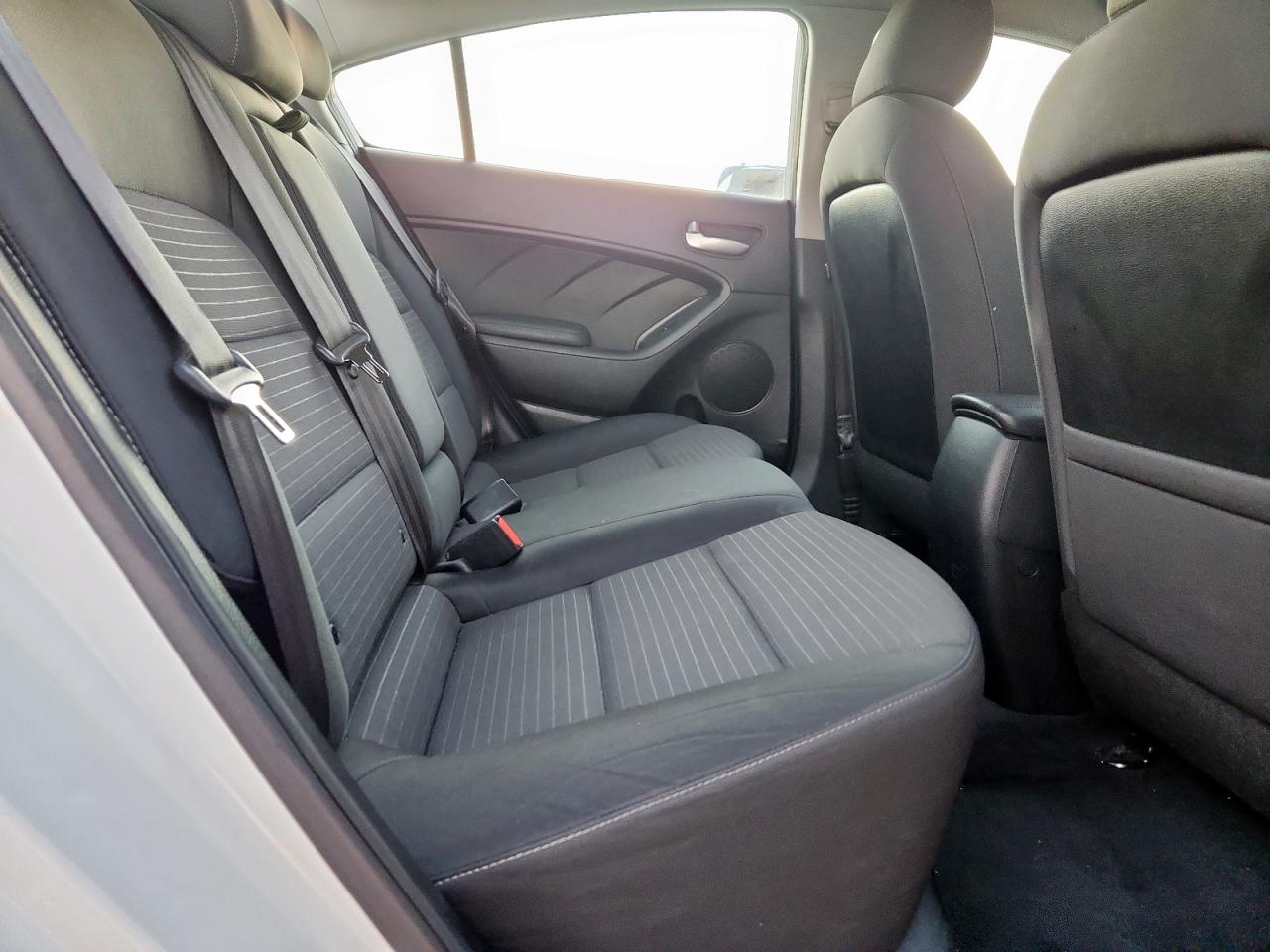 2017 Kia Forte Lx VIN: 3KPFL4A74HE148398 Lot: 84884935