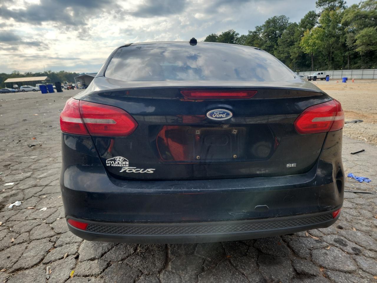 2018 Ford Focus Se VIN: 1FADP3F25JL279863 Lot: 86262165