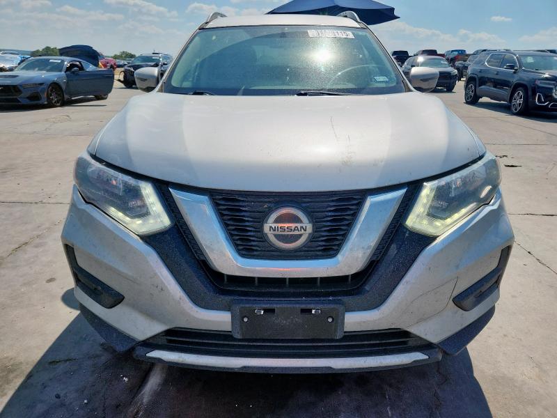 NISSAN ROGUE 2018 Серебристый