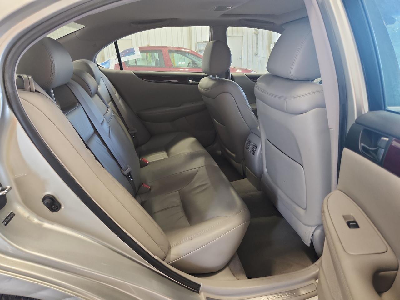 2004 Lexus Es 330 VIN: JTHBA30G445032557 Lot: 82232795