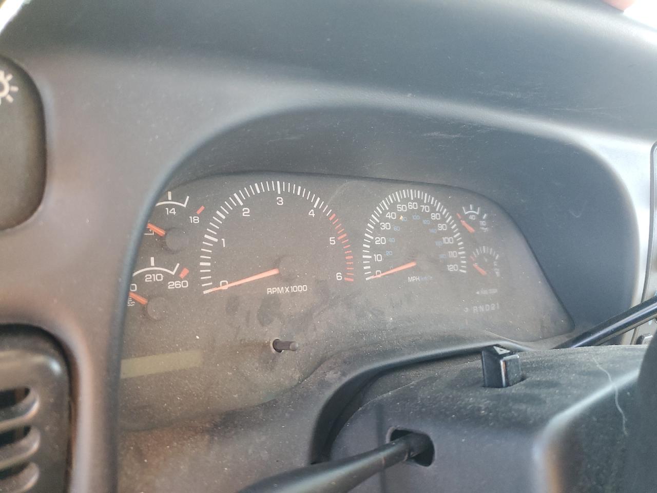 1998 Dodge Ram 2500 VIN: 1B7KC23W3WJ217802 Lot: 89909365