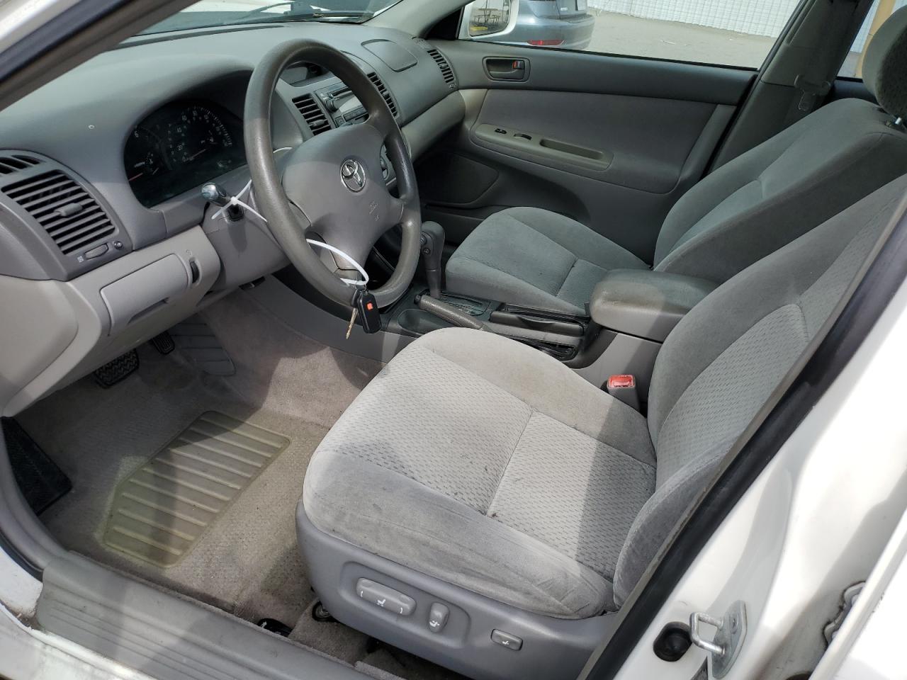 2004 Toyota Camry Le VIN: 4T1BE32K84U365711 Lot: 86502345