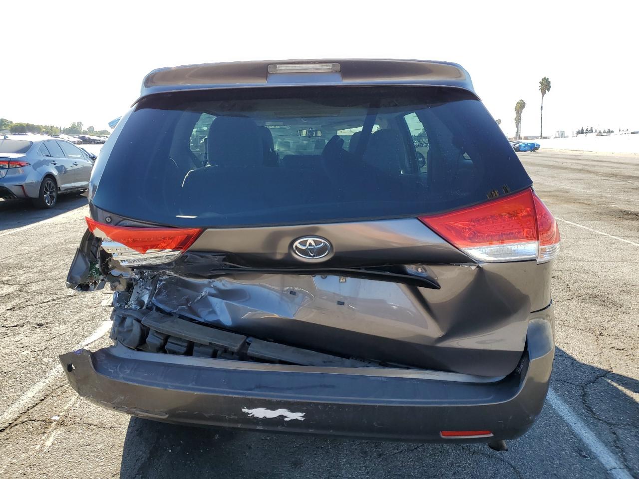 2012 Toyota Sienna Base VIN: 5TDKA3DC1CS012154 Lot: 84481115