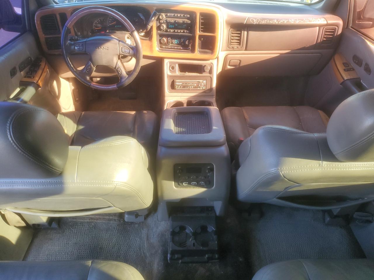 2003 GMC Yukon VIN: 1GKEC13Z73R127636 Lot: 86899635