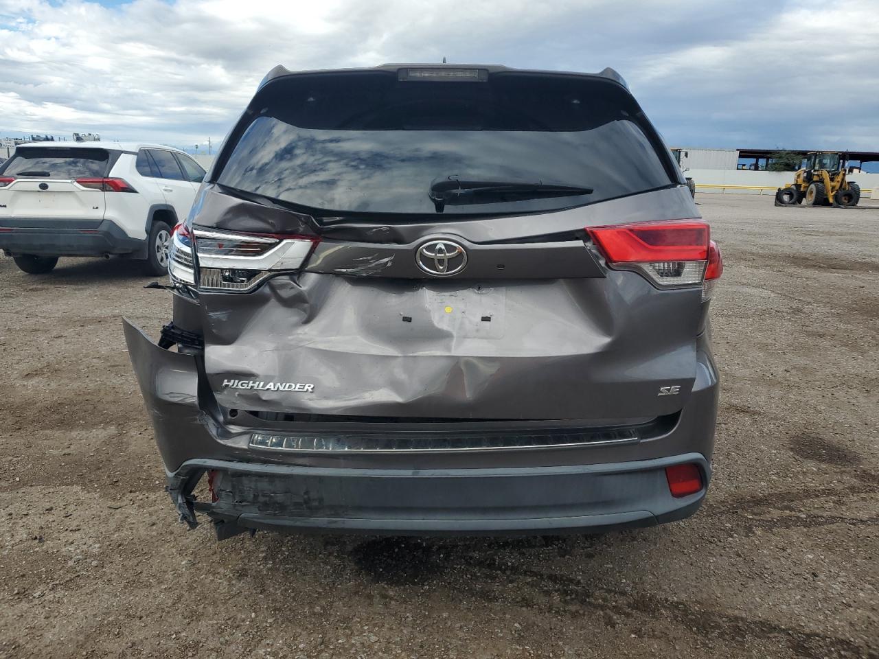 2018 Toyota Highlander Se VIN: 5TDKZRFH9JS283447 Lot: 85938895