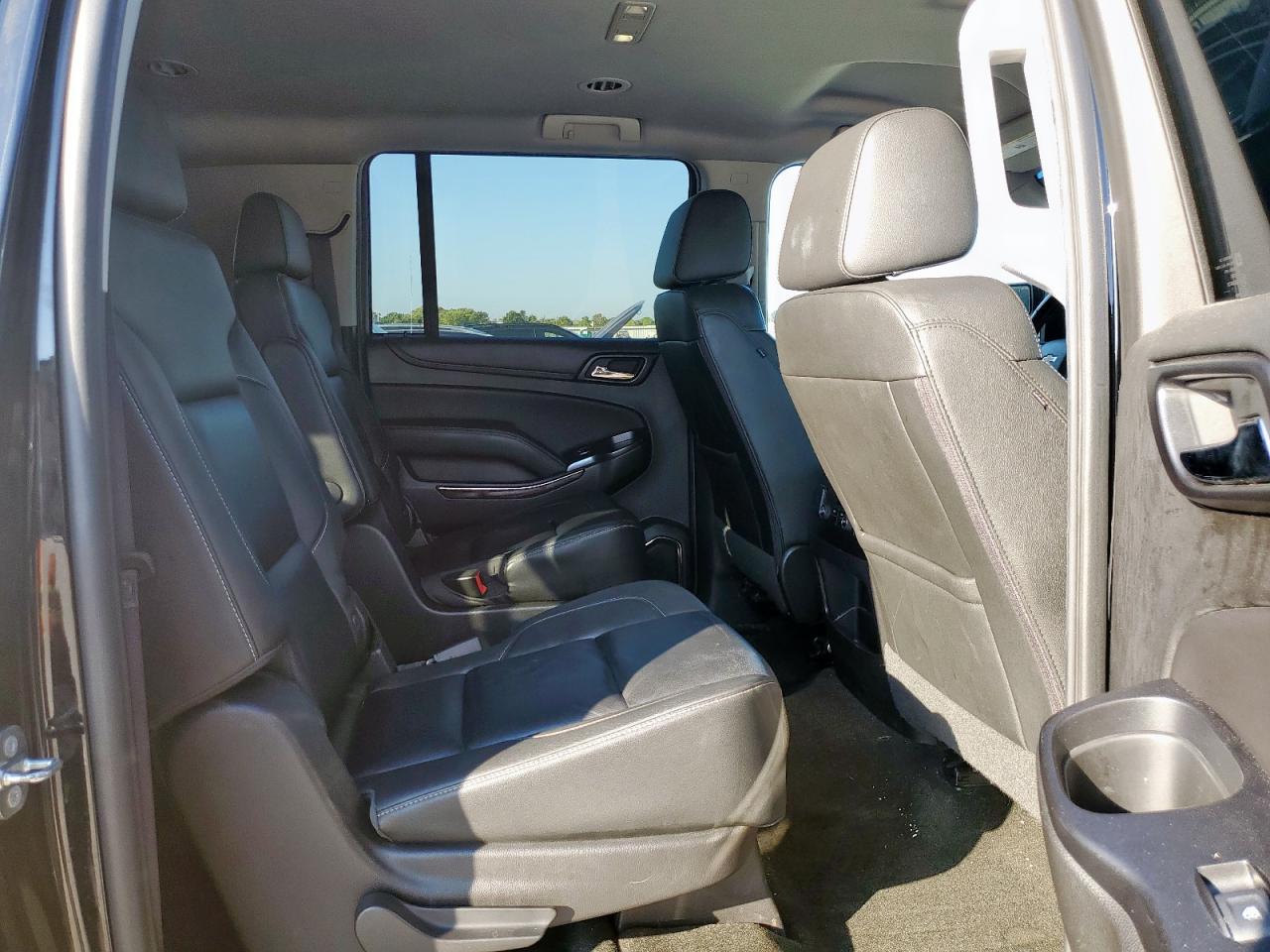 2017 Chevrolet Suburban K1500 Lt VIN: 1GNSKHKCXHR389382 Lot: 85829455