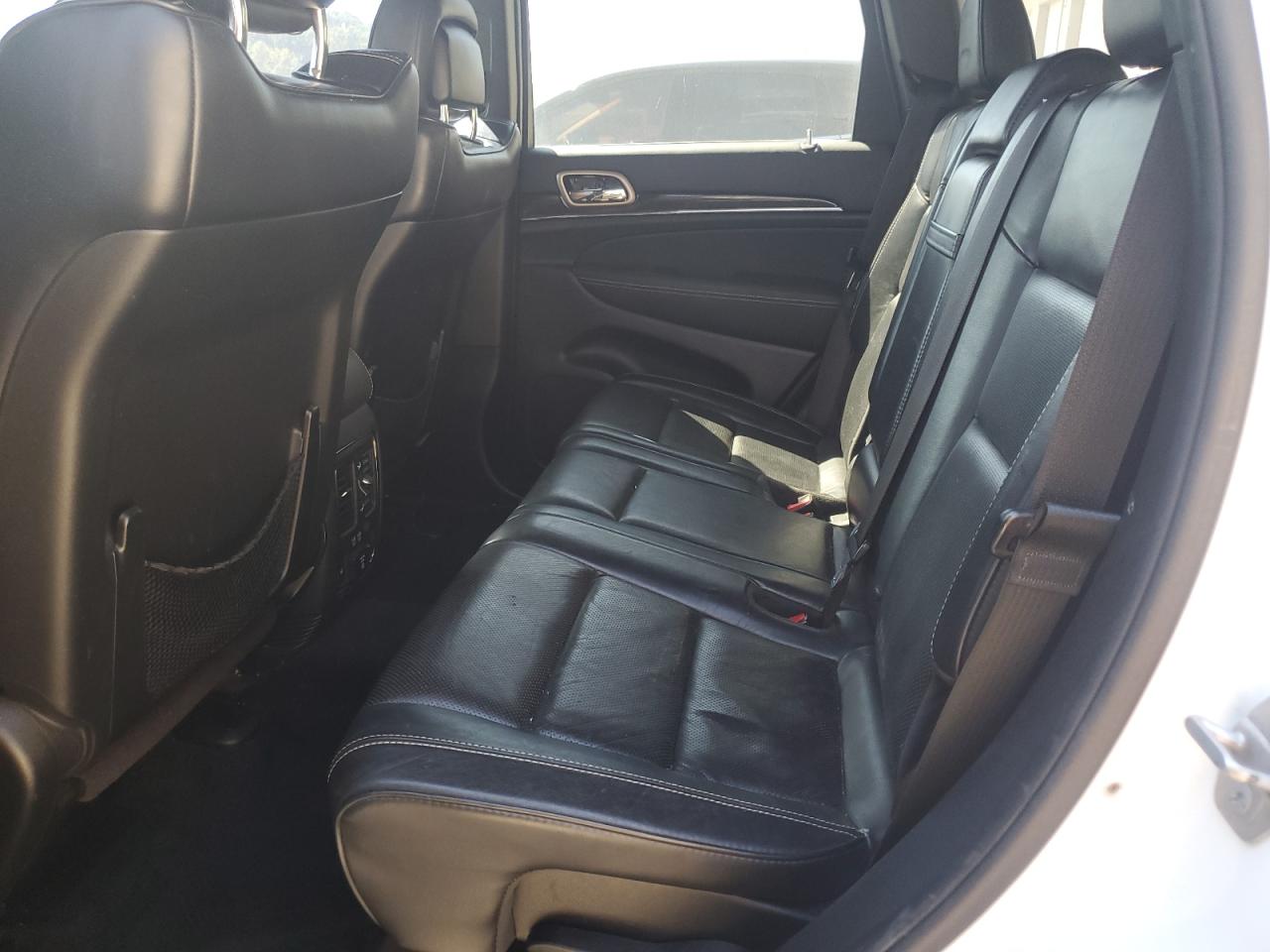 2015 Jeep Grand Cherokee Overland VIN: 1C4RJFCG0FC607670 Lot: 84934575