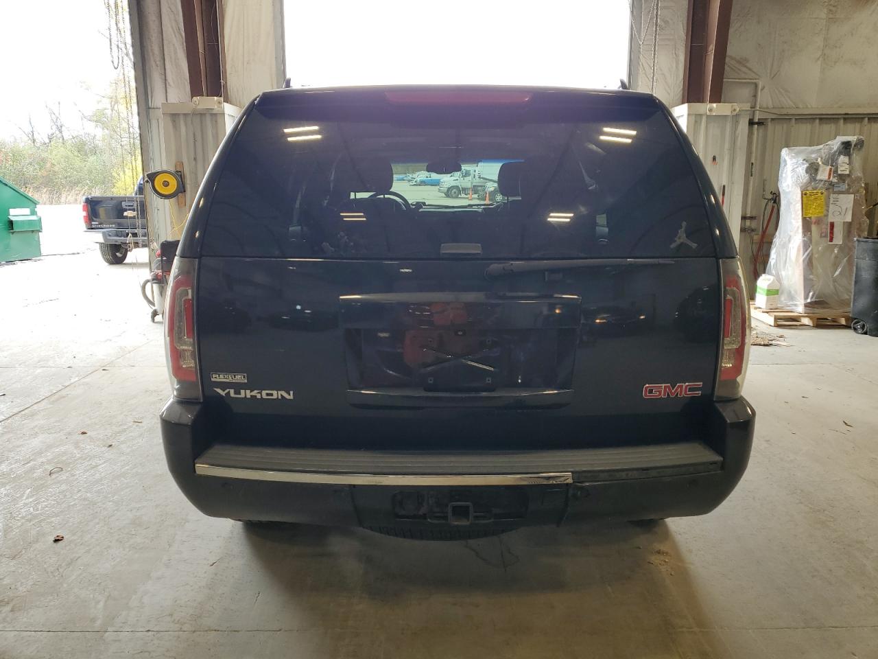 2011 GMC Yukon Denali VIN: 1GKS2EEF8BR181820 Lot: 90120185