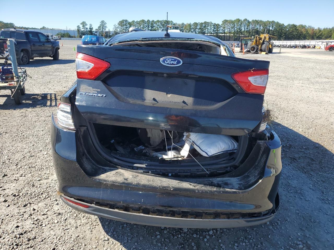 2016 Ford Fusion S VIN: 3FA6P0G74GR350398 Lot: 82518595