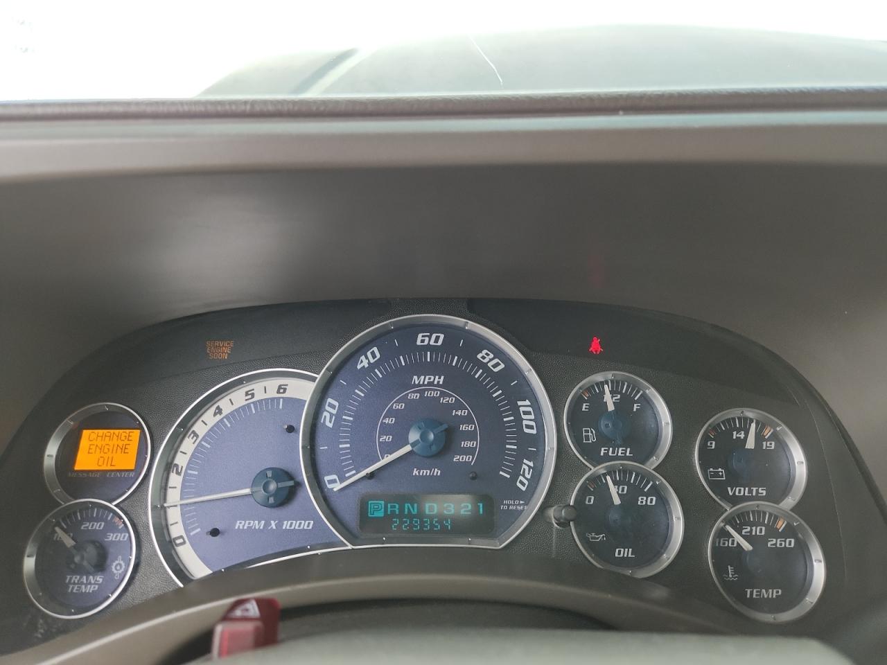 2002 Cadillac Escalade Luxury VIN: 1GYEC63T52R307405 Lot: 85707005